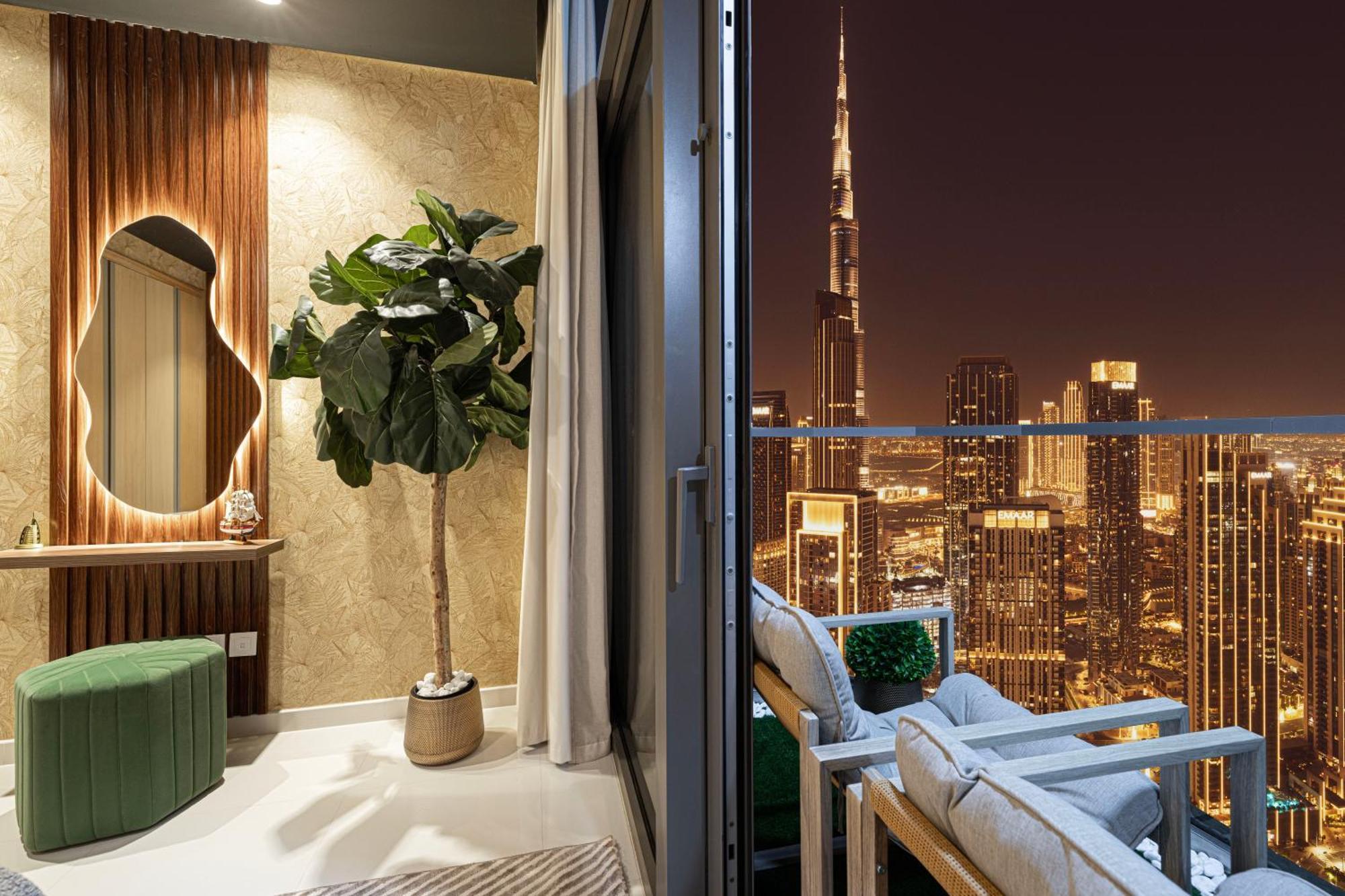 Sky Palace With Burj Views & Downtown's Rooftop Pool, 3br In Paramount Midtown Apartment Dubai