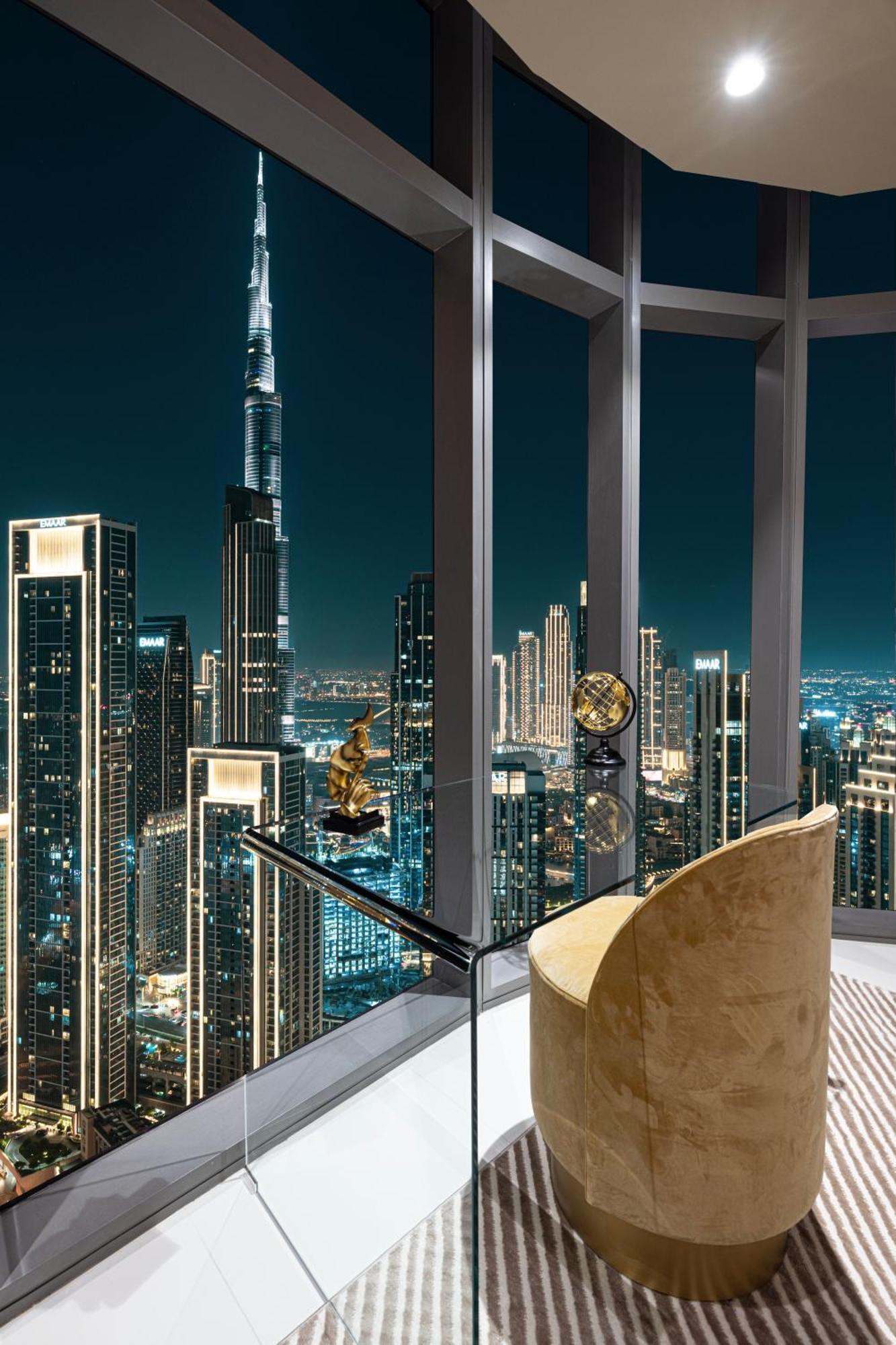Apartment Sky Palace With Burj Views & Downtown's Rooftop Pool, 3br In Paramount Midtown Dubai