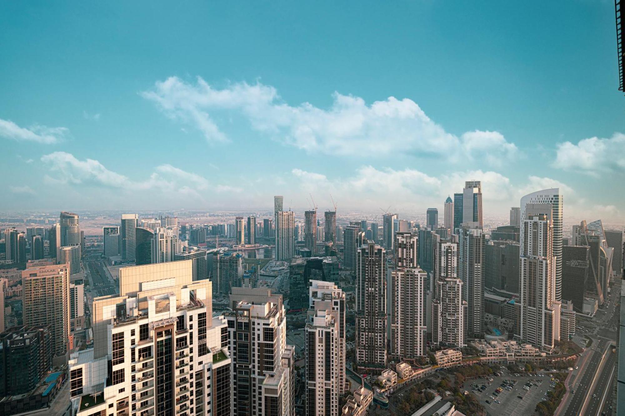 Apartment Sky Palace With Burj Views & Downtown's Rooftop Pool, 3br In Paramount Midtown *