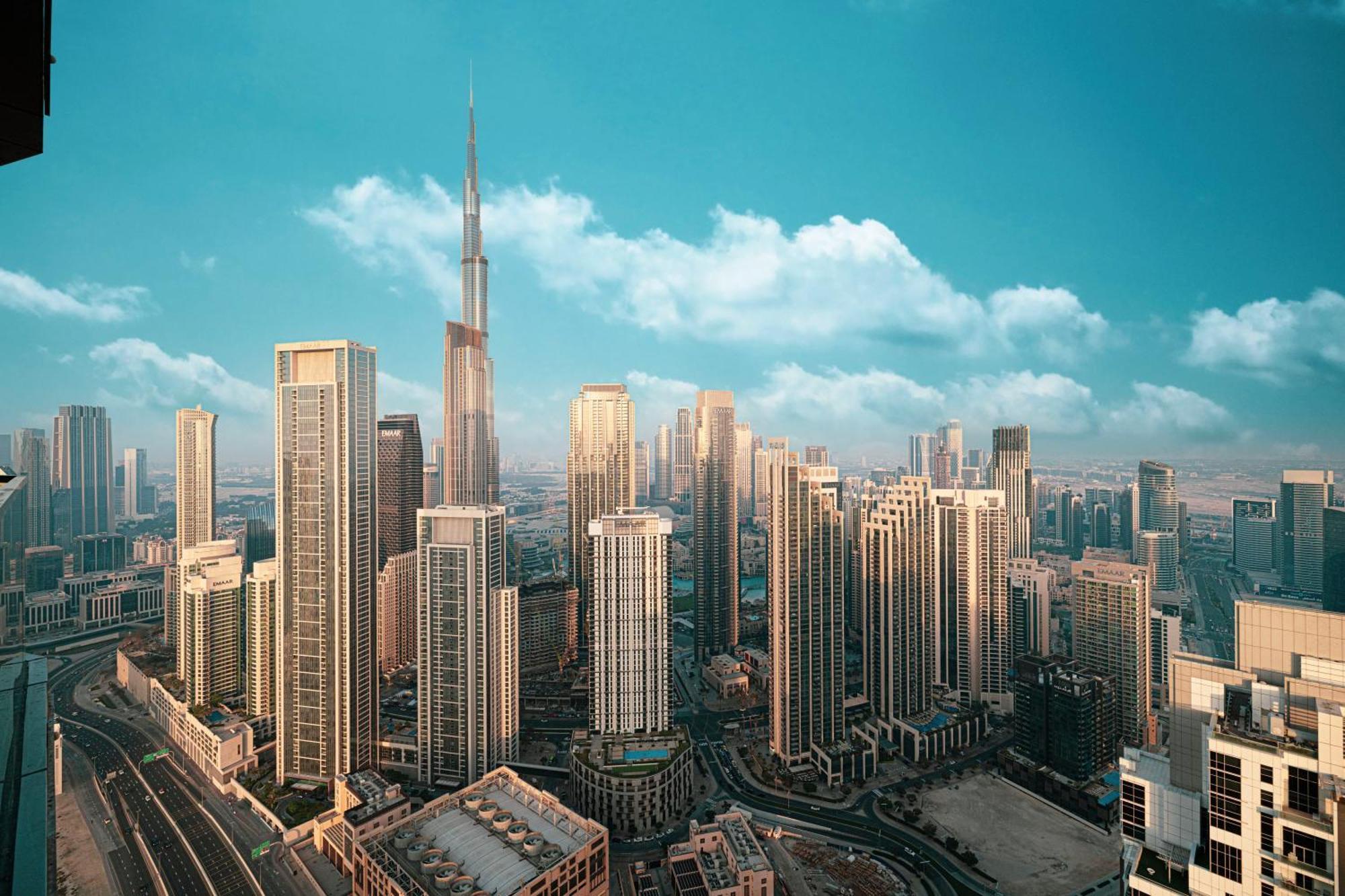 Sky Palace With Burj Views & Downtown's Rooftop Pool, 3br In Paramount Midtown Apartment
