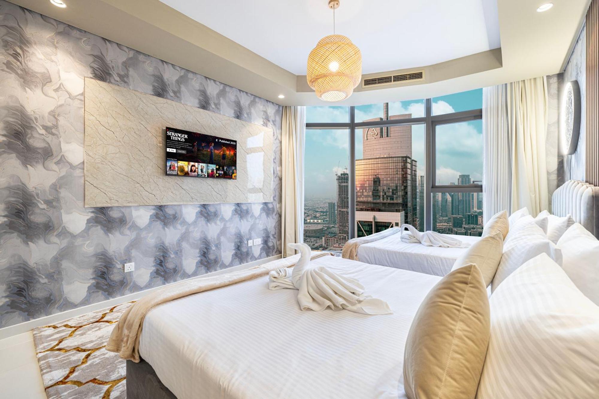 Sky Palace With Burj Views & Downtown's Rooftop Pool, 3br In Paramount Midtown Apartment *