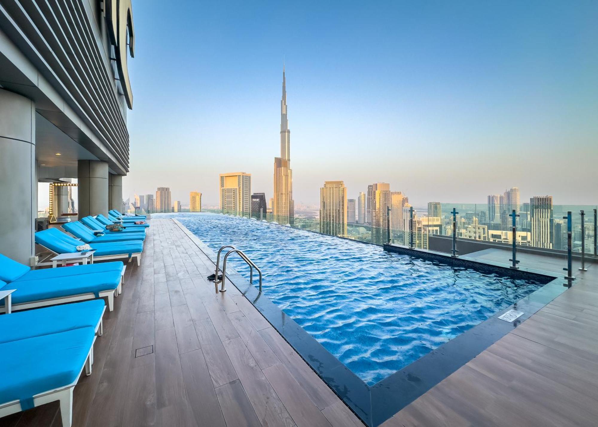 Sky Palace With Burj Views & Downtown's Rooftop Pool, 3br In Paramount Midtown *