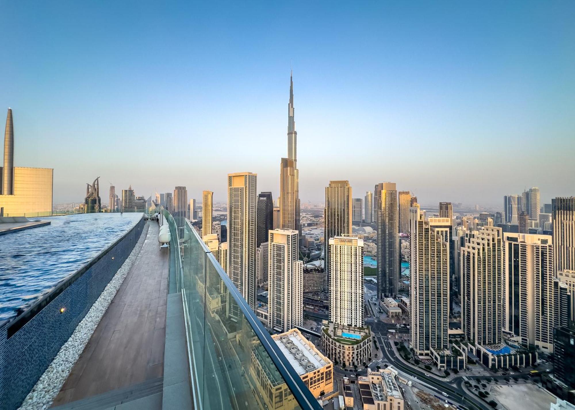 Sky Palace With Burj Views & Downtown's Rooftop Pool, 3br In Paramount Midtown Apartment *